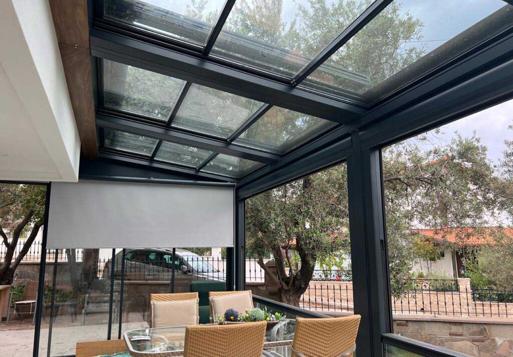 Pergola with Roof
