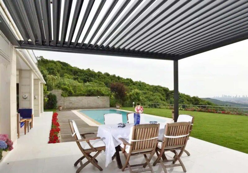 Pergola-with-Retractable-Sliding-Aluminium-Louvered-Roof-for-Veranda-and-Garden