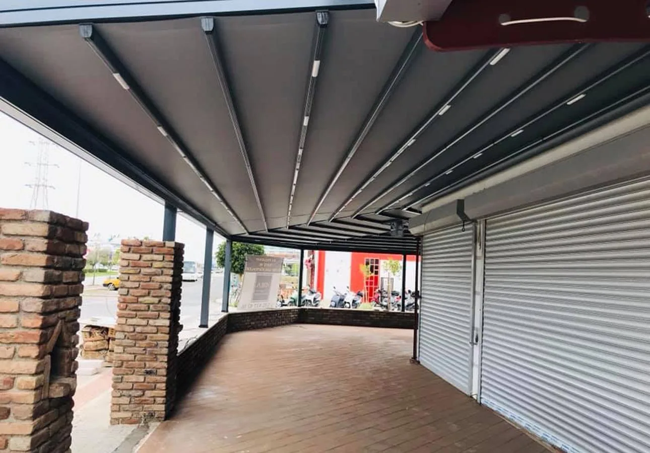 Frameless-Sliding-Glass-Patio-Doors-an-Windows-Systems-London-UK