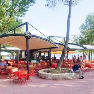 Pergola-with-roof-Awning-UK-Commercial-Retractable-Garden-Pergolas-wall-mounted-outdoor-pergola-with-Lights-Waterproof