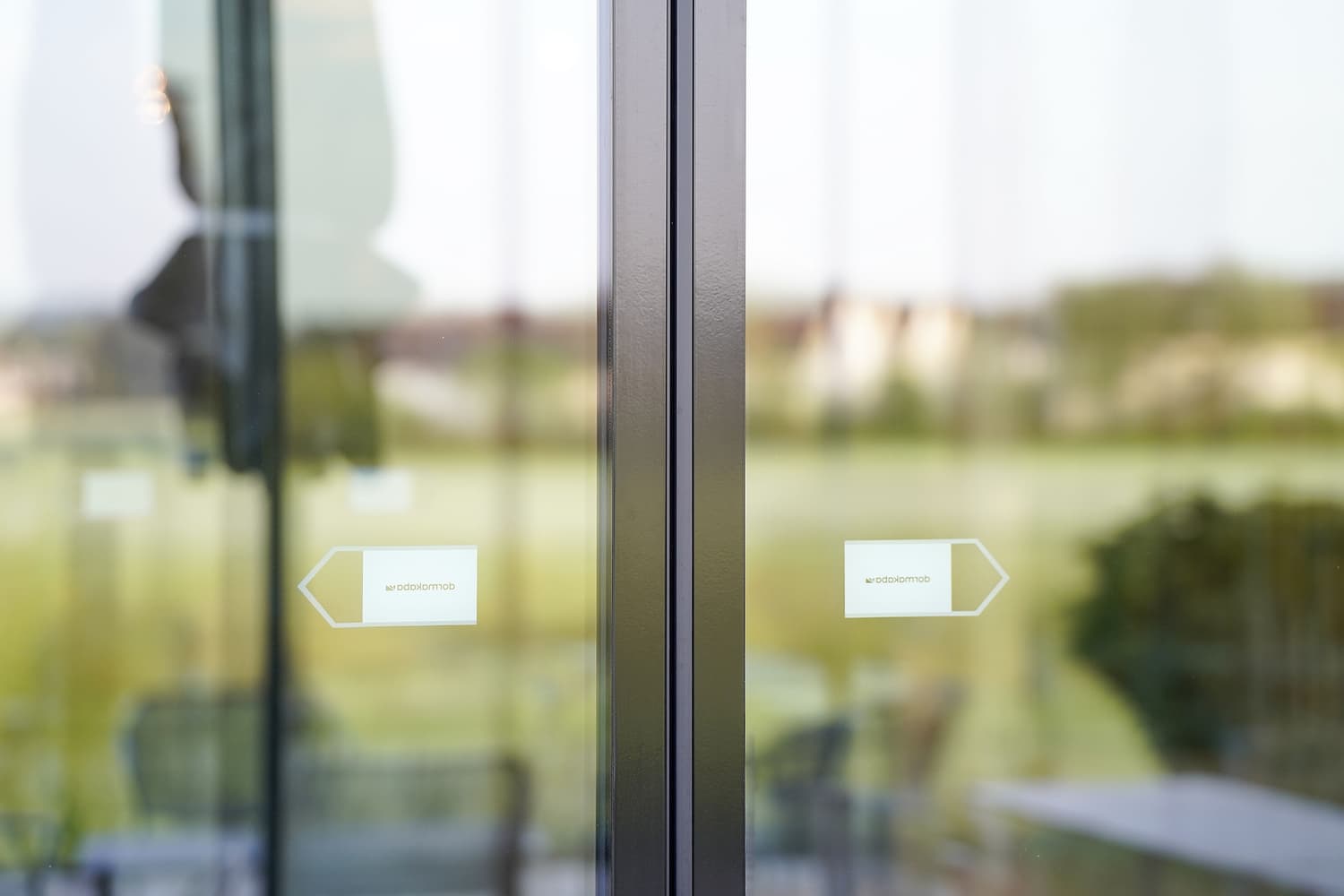 Automatic Sliding Doors 17 Retractable-Glass-Roof-Sliding-Glass-Roofs-Opening-Glass-Roof-Veranda-Electric-sliding-glass-Room-UK-1290x1000