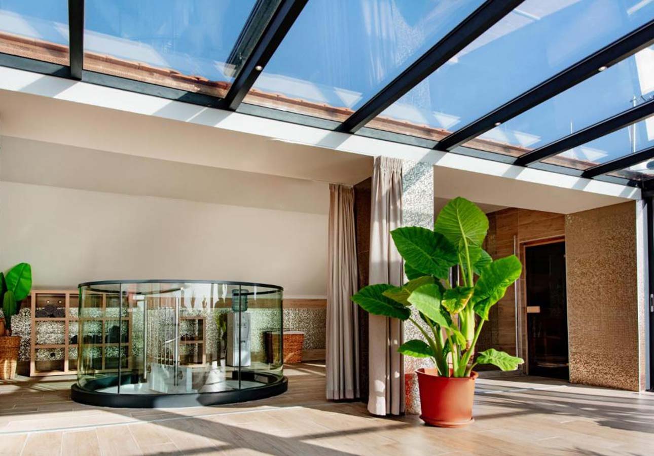 Fixed Glass Roof Pergola - Elegant Outdoor Roof Solutions 16 Frameless-Sliding-Glass-Patio-Doors-an-Windows-Systems-London-UK