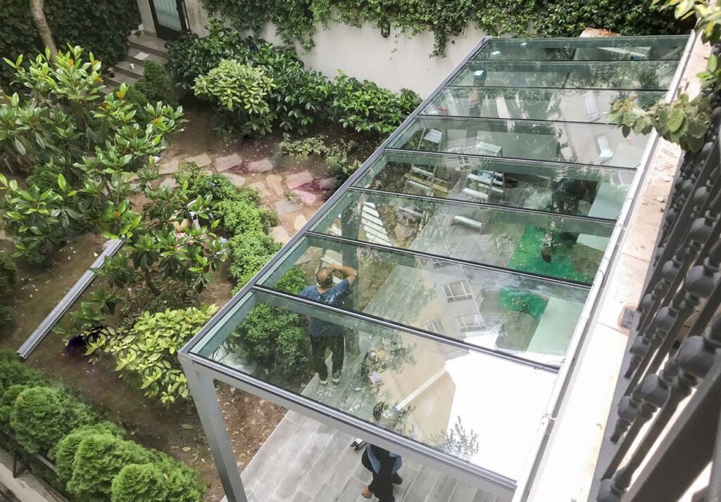 Glass-Roof-Pergola-Fixed-Glass-Roof-Panels-UK