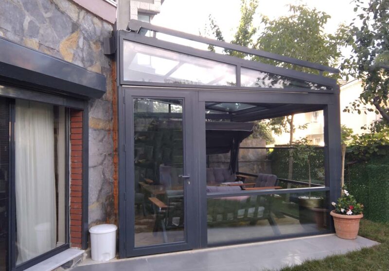 Guillotine-Glass-Window-System-UK
