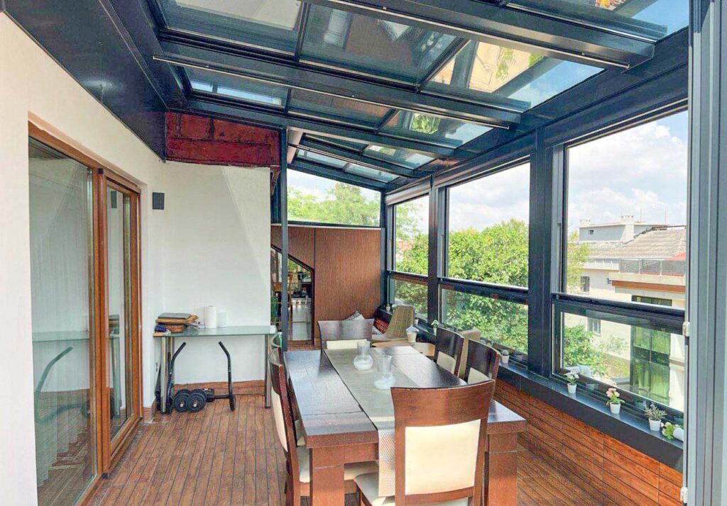 Retractable Glass Roof Garden Room Options for Your Home in the UK