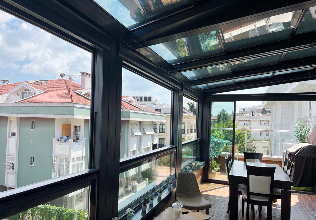 Retractable-Glass-Roof-Sliding-Glass-Roofs-Opening-Glass-Roof-Veranda-Electric-sliding-glass-Room-UK-1290x1000