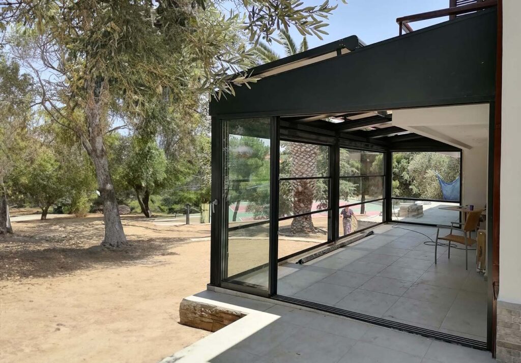 Aluminium Sliding Patio Doors - Practical, Secure, and Stylish 29 sliding-patio-doors-slimline-glass-and-aluminium-UK
